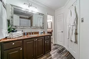 718 Regency Ct, Friendswood, TX 77546 - Photo 11