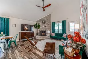 718 Regency Ct, Friendswood, TX 77546 - Photo 3