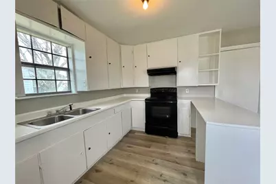 327 W 7th Street, Freeport, TX 77541 - Photo 5
