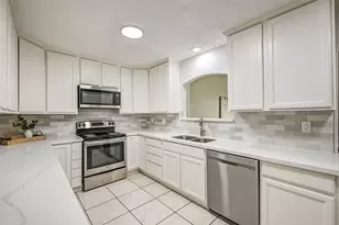 305 Westwood Dr, Friendswood, TX 77546 - Photo 15