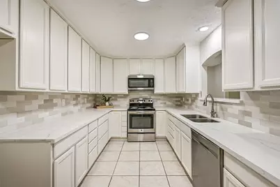 305 Westwood Drive, Friendswood, TX 77546 - Photo 13