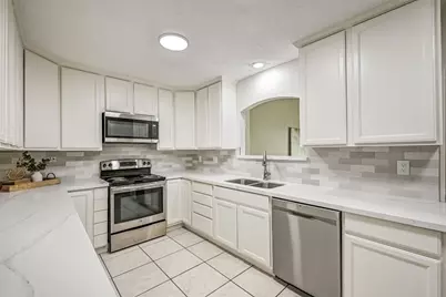 305 Westwood Drive, Friendswood, TX 77546 - Photo 15