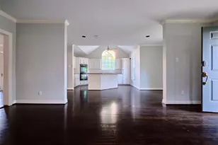 717 Sue Barnett Dr, Houston, TX 77018 - Photo 3