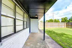 1009 Susan St, Dayton, TX 77535 - Photo 43