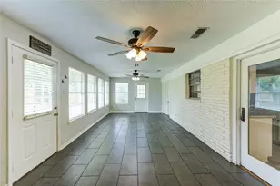 1009 Susan St, Dayton, TX 77535 - Photo 37