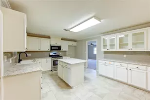 1009 Susan St, Dayton, TX 77535 - Photo 17