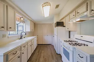 709 1/2 W 34th St, Houston, TX 77018 - Photo 11