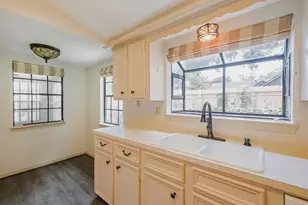 709 1/2 W 34th St, Houston, TX 77018 - Photo 9