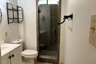 709 1/2 W 34th St, Houston, TX 77018 - Photo 17