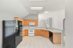 5724 Montclair Hill Ln, Rosharon, TX 77583 - Photo 9