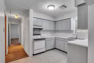 1729 Hawthorne St, La Marque, TX 77568 - Photo 11