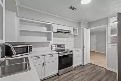 1916 N Logan Street, Texas City, TX 77590 - Photo 5