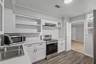 1916 N Logan St, Texas City, TX 77590 - Photo 5