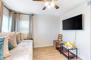 1624 17th, Galveston, TX 77550 - Photo 3