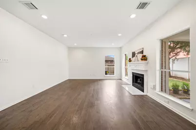 4623 Summer Lakes, Sugar Land, TX 77479 - Photo 9