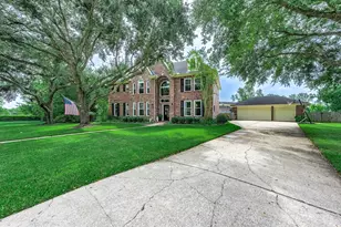 907 Middlecreek St, Friendswood, TX 77546 - Photo 1