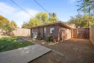 1017 Howard Ln, Bellaire, TX 77401 - Photo 25