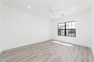 11924 N Hoa Sen Cir, Houston, TX 77072 - Photo 7