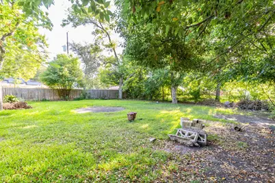 404 Harvey Avenue, Baytown, TX 77520 - Photo 7