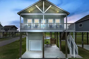 1048 Sunset Circle W, Crystal Beach, TX 77650 - Photo 3