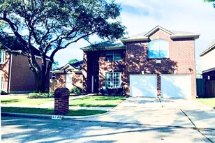 5739 Henniker Dr, Houston, TX 77041 - Photo 1