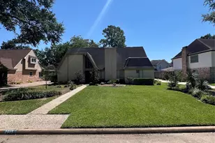 2015 Hamlin Valley Dr, Houston, TX 77090 - Photo 1