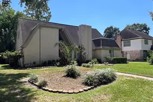 2015 Hamlin Valley Dr, Houston, TX 77090 - Photo 3