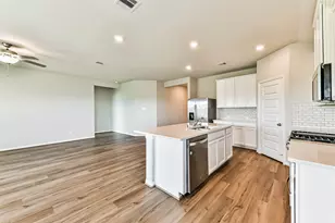 10008 Deussen Ln, Texas City, TX 77591 - Photo 9