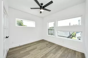 5030 Mallow St, Houston, TX 77033 - Photo 23