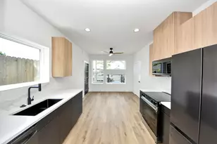 5030 Mallow St, Houston, TX 77033 - Photo 31