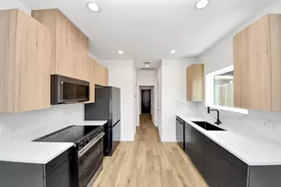 5030 Mallow St, Houston, TX 77033 - Photo 29