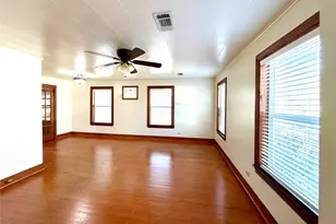 1104 Marie St, Brenham, TX 77833 - Photo 5