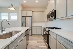 1202 Kiefer Hill Way, Houston, TX 77043 - Photo 9