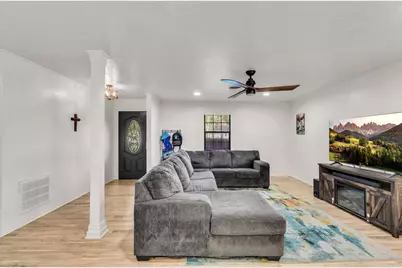 915 S 14th Street, Nederland, TX 77627 - Photo 5