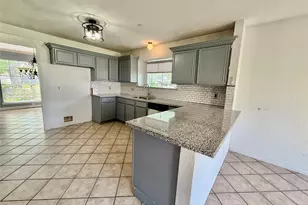 223 Almond Dr, Lake Jackson, TX 77566 - Photo 3