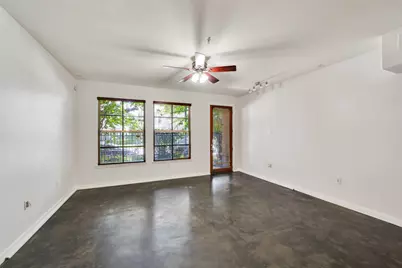 2216 Chenevert Street #6, Houston, TX 77003 - Photo 9