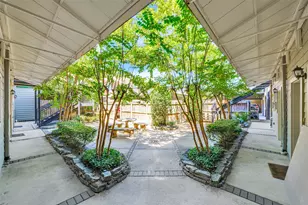 2216 Chenevert St, Houston, TX 77003 - Photo 23