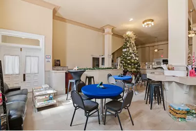 207 W Grand Avenue, Yoakum, TX 77995 - Photo 7