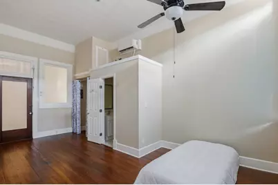 207 W Grand Avenue, Yoakum, TX 77995 - Photo 35
