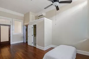 207 W Grand Ave, Yoakum, TX 77995 - Photo 35