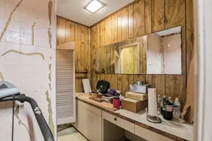 207 W Grand Ave, Yoakum, TX 77995 - Photo 47