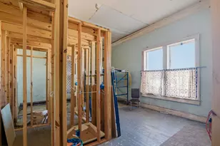 207 W Grand Ave, Yoakum, TX 77995 - Photo 41