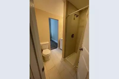 207 W Grand Avenue, Yoakum, TX 77995 - Photo 27