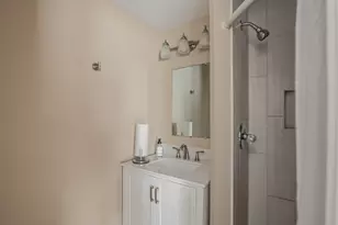 207 W Grand Ave, Yoakum, TX 77995 - Photo 33