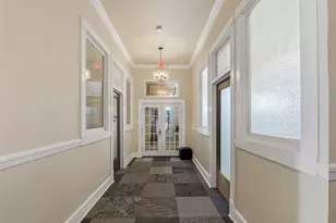 207 W Grand Ave, Yoakum, TX 77995 - Photo 25