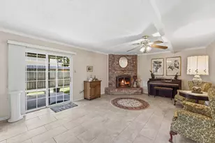 10622 Sagevale Ln, Houston, TX 77089 - Photo 9