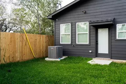 5018 Dieppe Street, Houston, TX 77033 - Photo 7