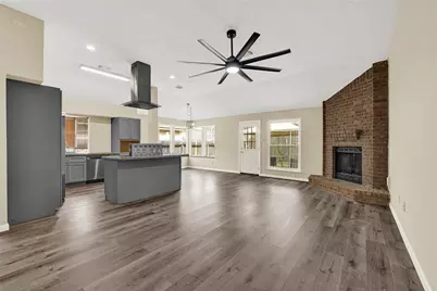 5306 Shady Gardens Drive, Houston, TX 77339 - Photo 5