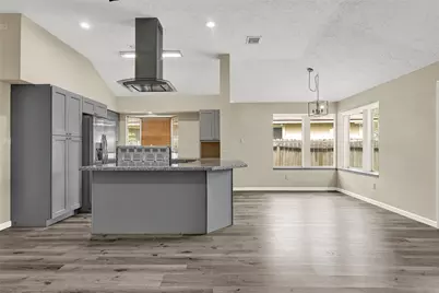 5306 Shady Gardens Drive, Houston, TX 77339 - Photo 7