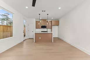 7208 Weyburn St, Houston, TX 77028 - Photo 7